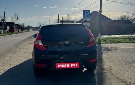 Hyundai Solaris II рестайлинг, 2011 год, 900 000 рублей, 8 фотография