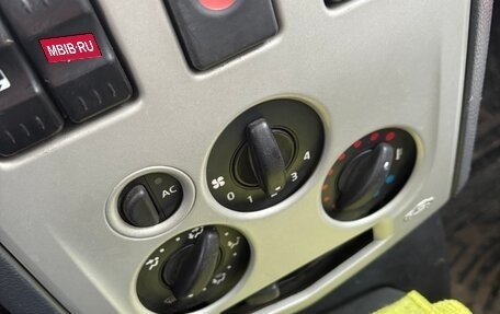 Renault Logan I, 2005 год, 105 000 рублей, 9 фотография