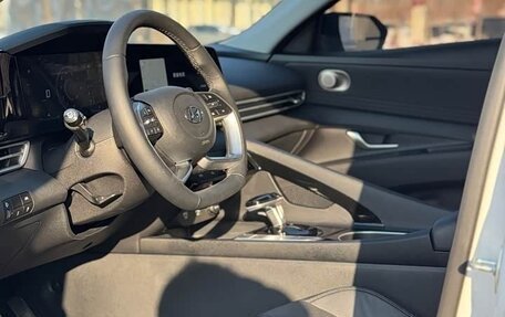 Hyundai Elantra, 2022 год, 1 850 000 рублей, 8 фотография