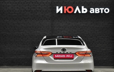 Toyota Camry, 2019 год, 2 830 000 рублей, 5 фотография