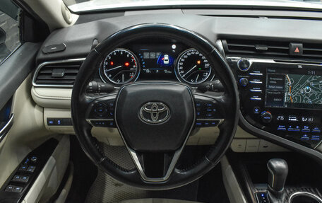 Toyota Camry, 2019 год, 2 830 000 рублей, 14 фотография