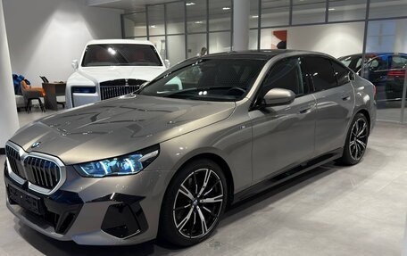 BMW 5 серия, 2025 год, 9 190 000 рублей, 2 фотография