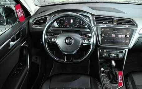 Volkswagen Tiguan II, 2017 год, 2 930 000 рублей, 13 фотография