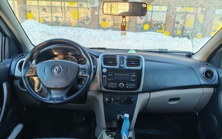 Renault Logan II, 2016 год, 410 000 рублей, 5 фотография