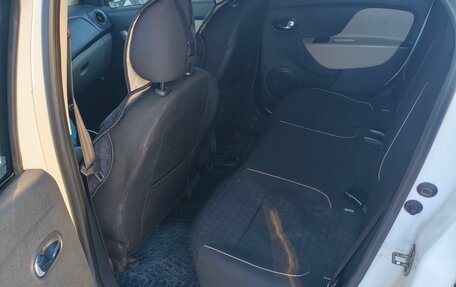 Renault Logan II, 2016 год, 410 000 рублей, 4 фотография