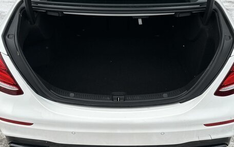 Mercedes-Benz E-Класс, 2019 год, 3 190 000 рублей, 15 фотография