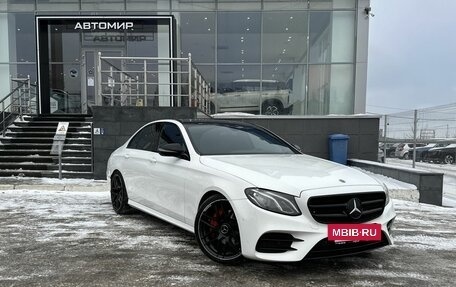 Mercedes-Benz E-Класс, 2019 год, 3 190 000 рублей, 3 фотография