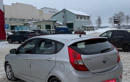 Hyundai Solaris II рестайлинг, 2012 год, 650 000 рублей, 5 фотография