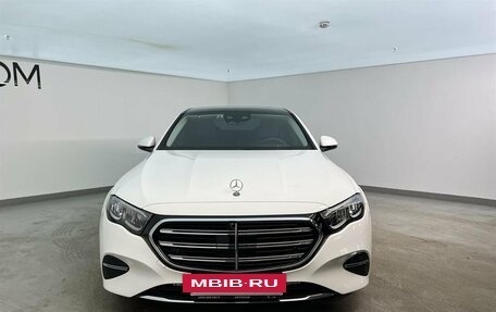 Mercedes-Benz E-Класс, 2024 год, 6 880 000 рублей, 5 фотография