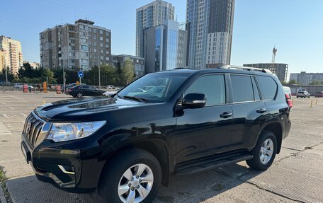 Toyota Land Cruiser Prado 150 рестайлинг 2, 2019 год, 4 500 000 рублей, 5 фотография