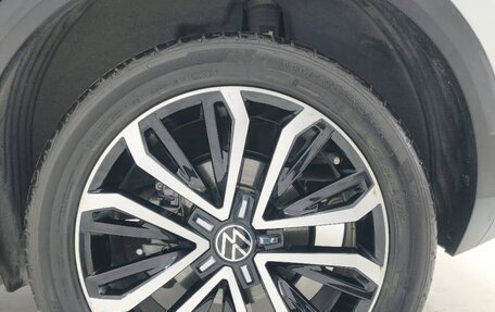 Volkswagen T-Roc I, 2022 год, 2 000 000 рублей, 11 фотография