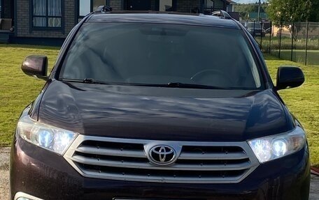 Toyota Highlander III, 2012 год, 1 900 000 рублей, 1 фотография