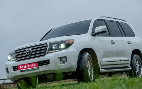 Toyota Land Cruiser 200, 2014 год, 4 200 000 рублей, 2 фотография
