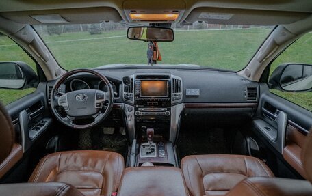 Toyota Land Cruiser 200, 2014 год, 4 200 000 рублей, 7 фотография