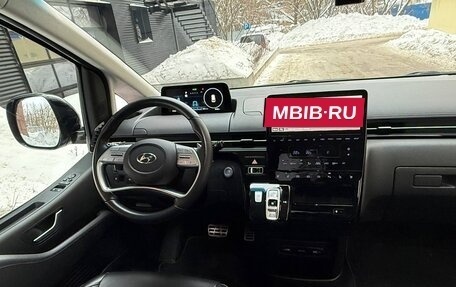 Hyundai Staria, 2021 год, 6 405 000 рублей, 17 фотография