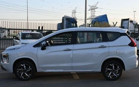 Mitsubishi Xpander, 2023 год, 2 450 000 рублей, 3 фотография