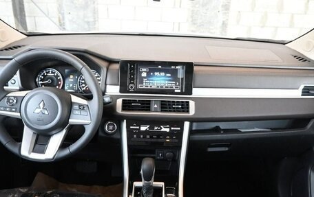 Mitsubishi Xpander, 2023 год, 2 450 000 рублей, 8 фотография