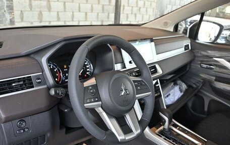 Mitsubishi Xpander, 2023 год, 2 450 000 рублей, 9 фотография