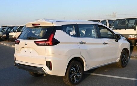 Mitsubishi Xpander, 2023 год, 2 450 000 рублей, 5 фотография