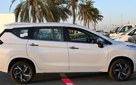 Mitsubishi Xpander, 2023 год, 2 450 000 рублей, 6 фотография