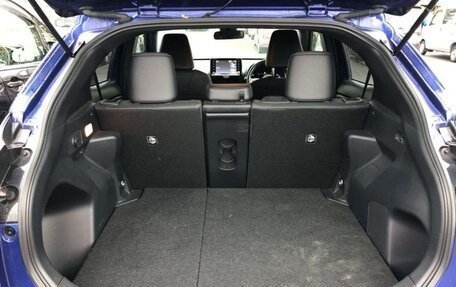 Toyota Yaris Cross, 2022 год, 1 600 000 рублей, 7 фотография