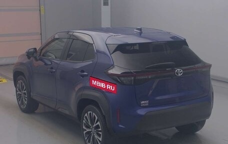 Toyota Yaris Cross, 2022 год, 1 600 000 рублей, 4 фотография