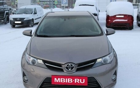 Toyota Auris II, 2013 год, 1 150 000 рублей, 2 фотография