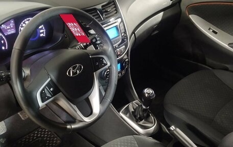 Hyundai Solaris II рестайлинг, 2011 год, 749 000 рублей, 10 фотография