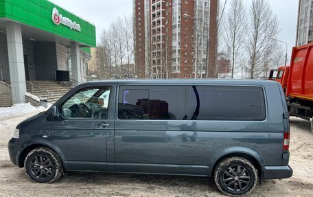 Volkswagen Caravelle T5, 2005 год, 1 350 000 рублей, 5 фотография