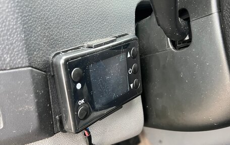 Volkswagen Caravelle T5, 2005 год, 1 350 000 рублей, 14 фотография