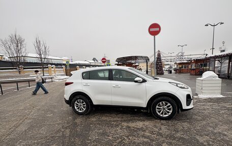 KIA Sportage IV рестайлинг, 2019 год, 2 000 000 рублей, 2 фотография