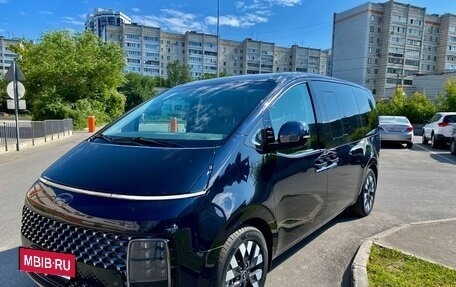 Hyundai Staria, 2022 год, 5 600 000 рублей, 4 фотография