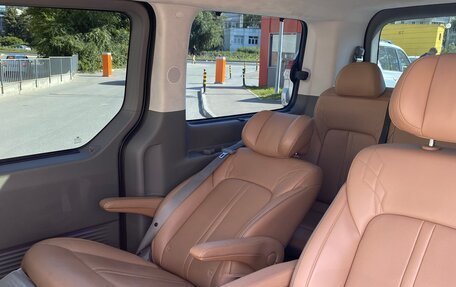 Hyundai Staria, 2022 год, 5 600 000 рублей, 7 фотография