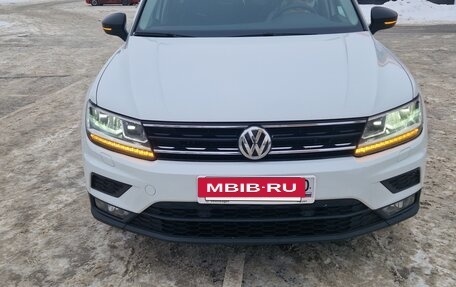 Volkswagen Tiguan II, 2019 год, 3 100 000 рублей, 2 фотография