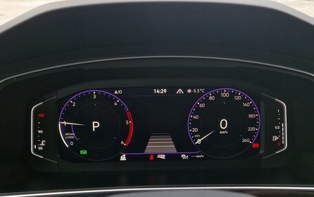 Volkswagen Tiguan II, 2019 год, 3 100 000 рублей, 16 фотография