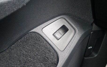 Volkswagen Tiguan II, 2019 год, 3 100 000 рублей, 26 фотография