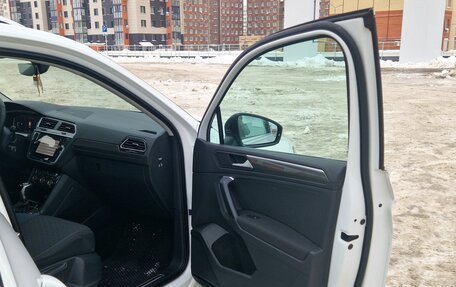 Volkswagen Tiguan II, 2019 год, 3 100 000 рублей, 28 фотография