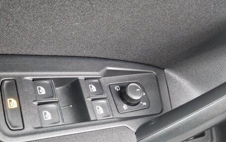 Volkswagen Tiguan II, 2019 год, 3 100 000 рублей, 29 фотография