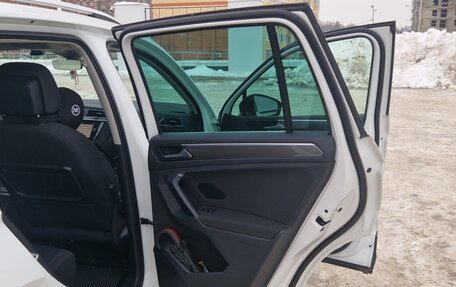 Volkswagen Tiguan II, 2019 год, 3 100 000 рублей, 30 фотография