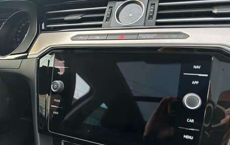 Volkswagen Passat B8 рестайлинг, 2018 год, 2 750 000 рублей, 23 фотография