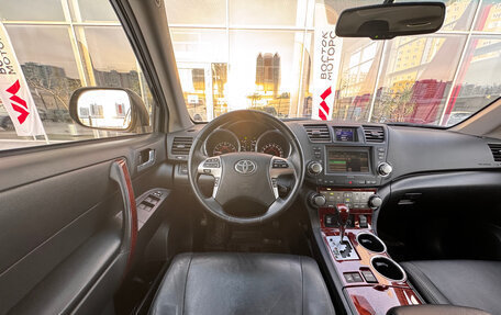 Toyota Highlander III, 2011 год, 2 150 000 рублей, 11 фотография