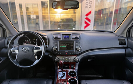 Toyota Highlander III, 2011 год, 2 150 000 рублей, 9 фотография