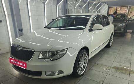 Skoda Superb III рестайлинг, 2011 год, 1 020 000 рублей, 1 фотография