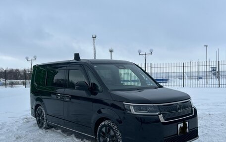 Honda Stepwgn, 2022 год, 3 050 000 рублей, 1 фотография