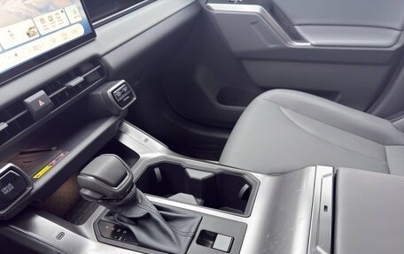 Toyota RAV4, 2025 год, 5 450 000 рублей, 9 фотография