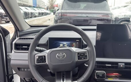 Toyota RAV4, 2025 год, 5 450 000 рублей, 8 фотография
