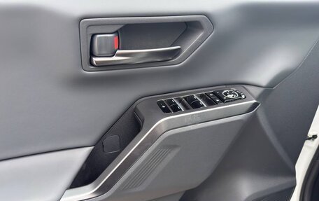 Toyota RAV4, 2025 год, 5 450 000 рублей, 15 фотография