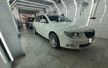 Skoda Superb III рестайлинг, 2011 год, 1 020 000 рублей, 3 фотография