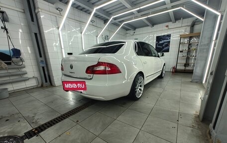 Skoda Superb III рестайлинг, 2011 год, 1 020 000 рублей, 4 фотография