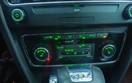 Skoda Superb III рестайлинг, 2011 год, 1 020 000 рублей, 15 фотография